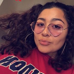 Meet your Posher, Vanessa